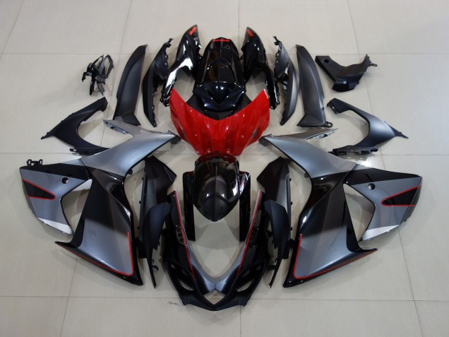 11-24 Gris Brillante / Negro Con Rojo GSXR 600-750 Carenados Moto 11-24 Gris Brillante / Negro Con Rojo GSXR 600-750 Carenados Moto