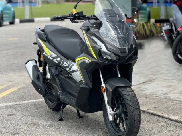 Venta Carenados Moto Honda ADV160 2022-2024 - Plata Amarillo Negro Mate